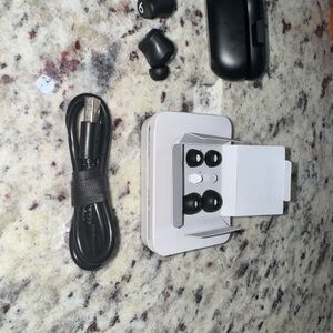 Wireless Earbuds with Charging Case - Black